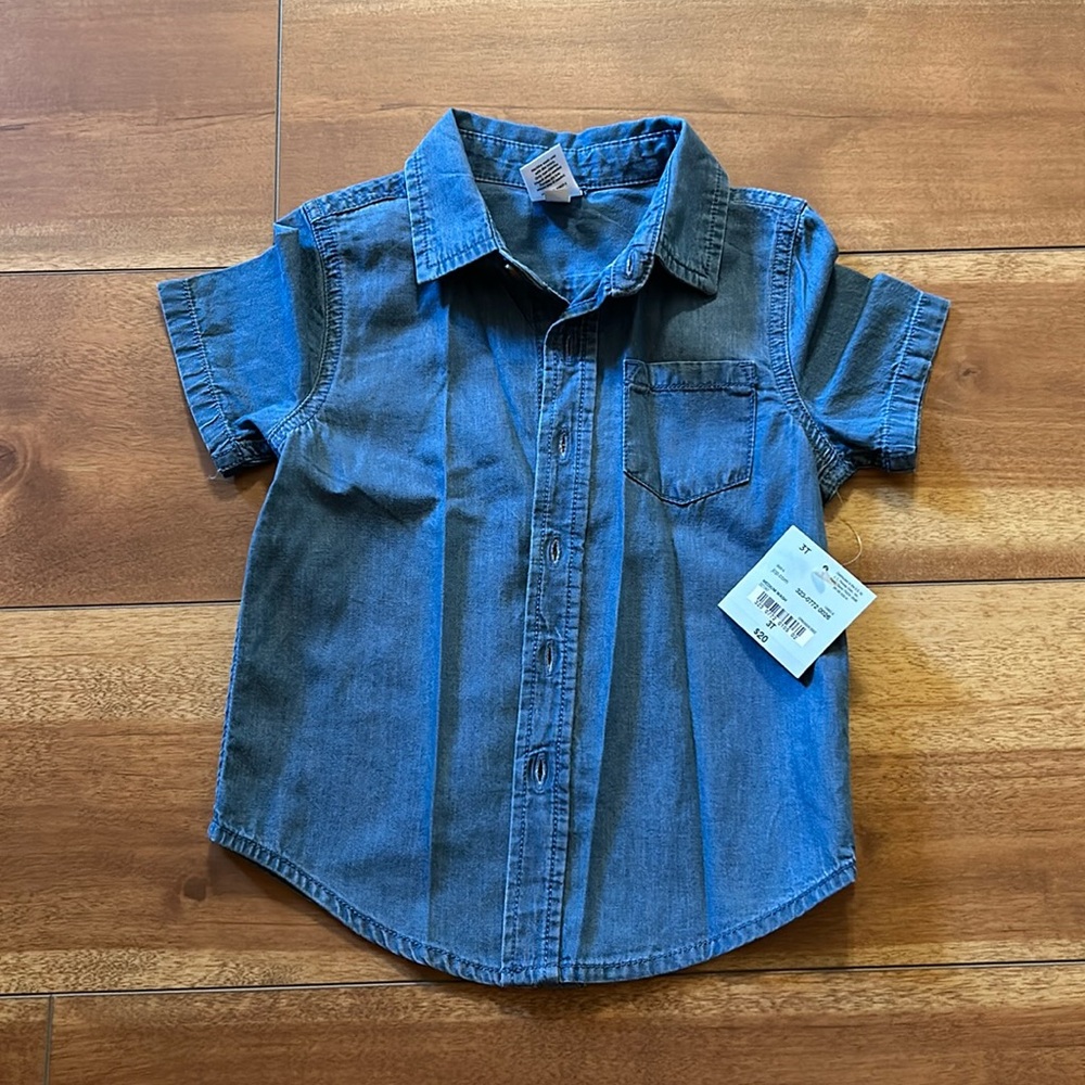 Shortsleeve denim button down